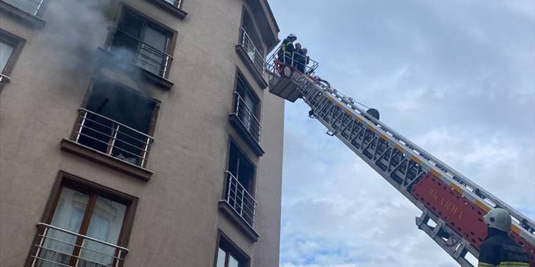 Zonguldak'ta dairede çıkan yangında 15 öğrenci dumandan etkilendi