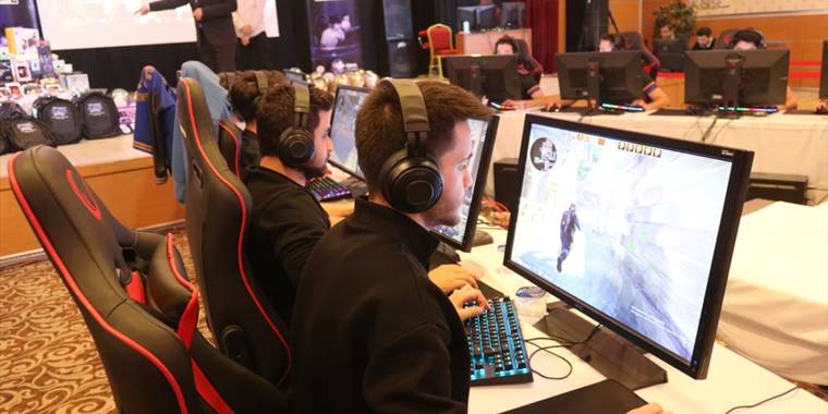 Pursaklar Belediyesinin düzenlediği e-spor turnuvası sona erdi