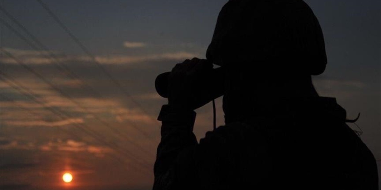 Evlat nöbetindeki ailelerden biri daha evladına kavuştu