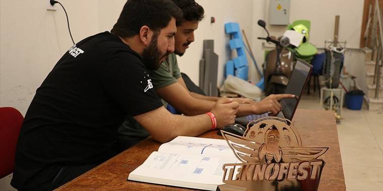 "Haberleşme çipi"yle ödül alan üniversiteliler yeni yetenekler yetiştirmeyi hedefliyor