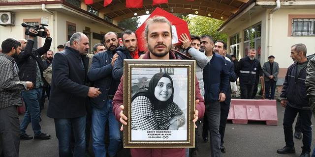 Karkamış'taki terör saldırısında hayatını kaybeden öğretmen son yolculuğuna uğurlandı