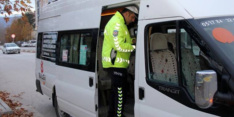 İçişleri Bakanlığından okul çevreleri ve servis araçlarına yönelik denetim