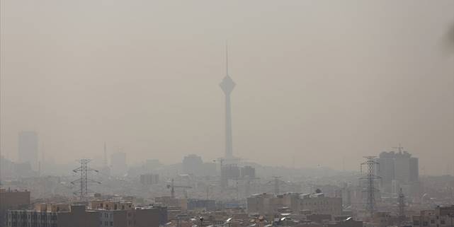 İran'da hava kirliliği nedeniyle Elburz ve Tahran'da okullar tatil edildi