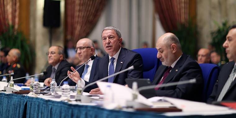 Bakan Akar: S-400 yerinde ve kullanılmaya hazır