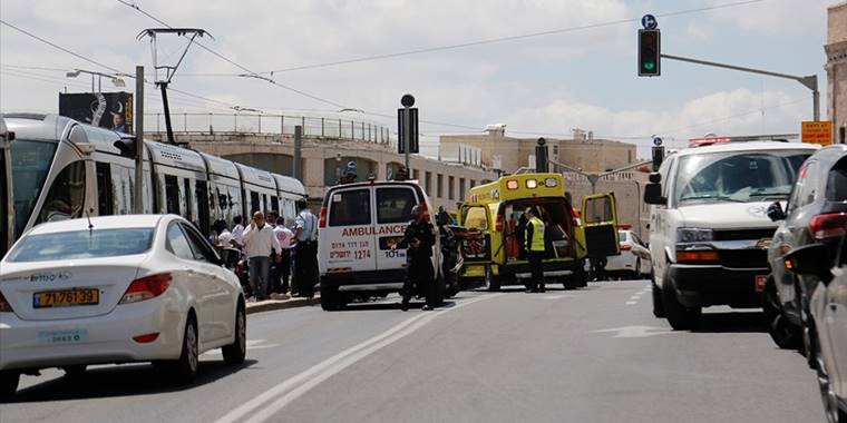 Batı Kudüs'te meydana gelen patlamada en az 14 kişi yaralandı