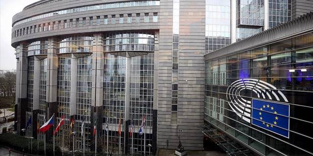 Avrupa Parlamentosu, Rusya'yı "terör destekçisi ülke" sayan tasarıyı kabul etti