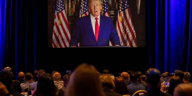 2024 seçimlerinde aday olan Trump'a Cumhuriyetçilerin desteğinde değişiklik yok