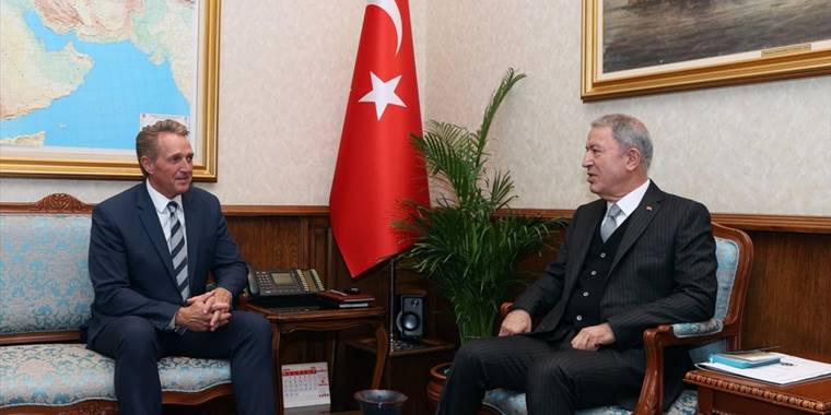 Milli Savunma Bakanı Akar, ABD'nin Ankara Büyükelçisi Flake'i kabul etti
