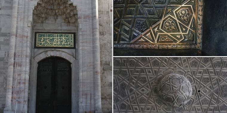 Sultanahmet Camisi'nin 600 yıllık kapısı Vakıflar Genel Müdürlüğünce restore ediliyor