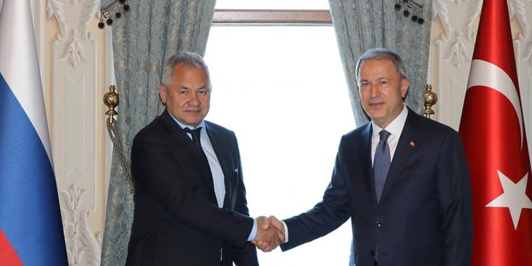Bakan Akar ile Rus mevkidaşı Şoygu bölgesel savunma ve güvenlik konularını görüştü