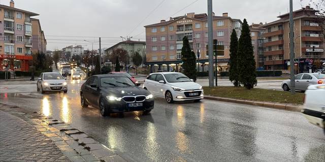 Eskişehir'de sağanak ve dolu etkili oldu