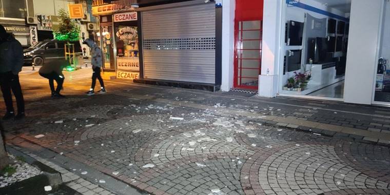Sakarya'da deprem nedeniyle 45 yapıda hasar oluştu