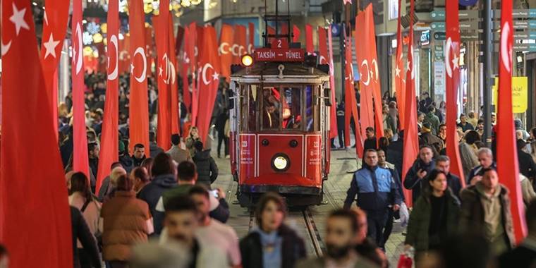 İstanbul Valiliğinden terör saldırısı sonrası İstiklal Caddesi için 'genel emir'