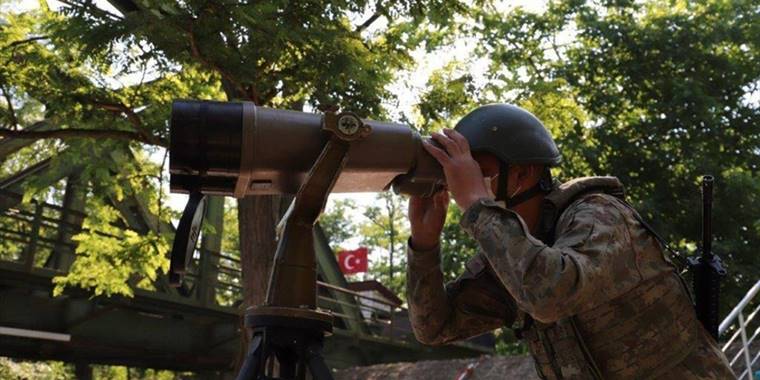 MSB, Yunanistan sınırında 15 şüphelinin yakalandığını bildirdi