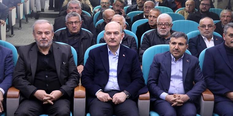 İçişleri Bakanı Soylu, Düzce'de muhtarlarla düzenlenen toplantıya katıldı