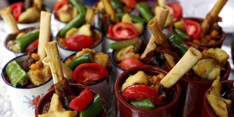 Iğdır'ın asırlık yemeği "Bozbaş" lezzeti ve sunumuyla başkentte tanıtılıyor