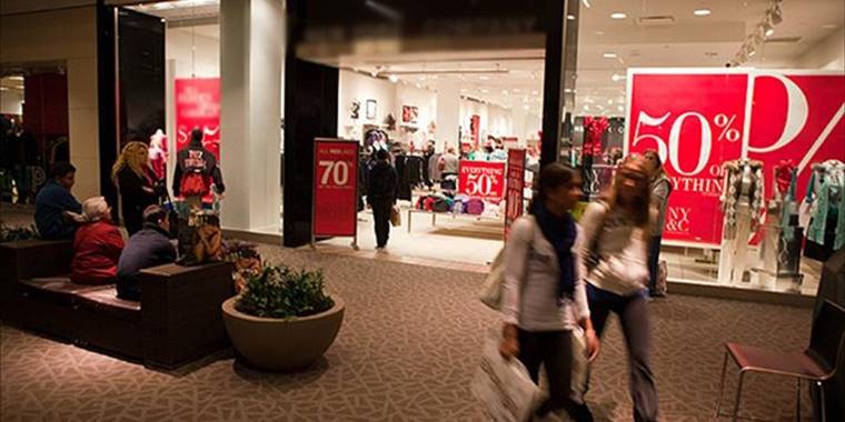 İspanyol tekstil şirketi İnditex'in Galisya'daki çalışanları maaş artışı talebiyle greve gitti