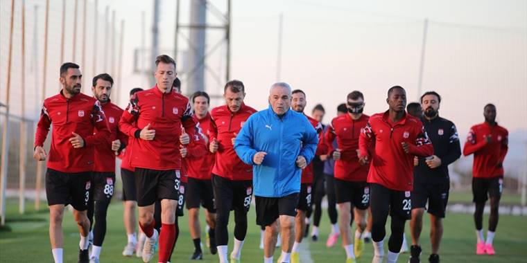 Sivasspor'un Antalya kampı sürüyor