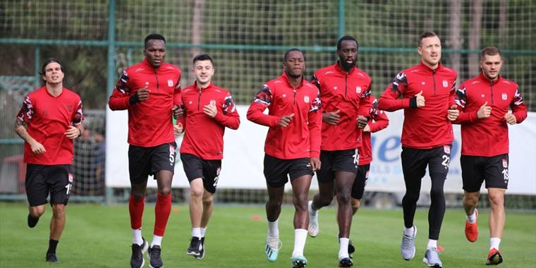 Sivasspor'da Antalya kampı devam ediyor