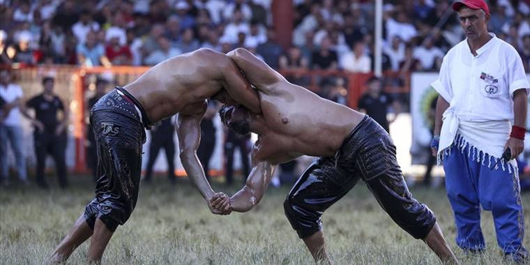 Başpehlivanlar er meydanında güreşçi sayısının düşürülmesinden yana