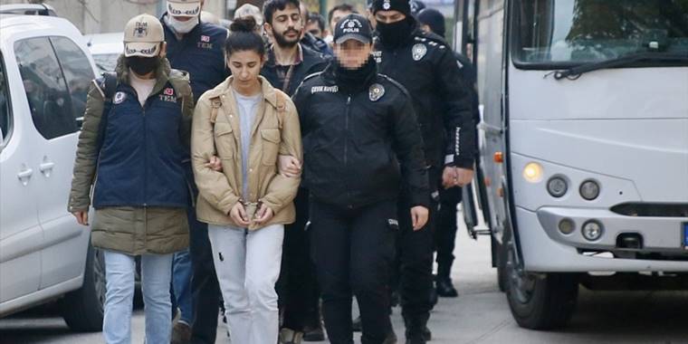 Eskişehir'de PKK/KCK'ya yönelik operasyonda yakalanan 8 şüpheliden 4'ü tutuklandı