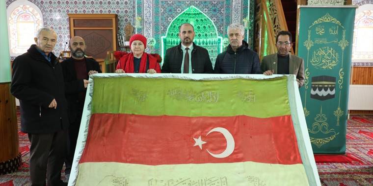 Develi'deki "Fetih Sancağı"nın tarihi araştırılacak