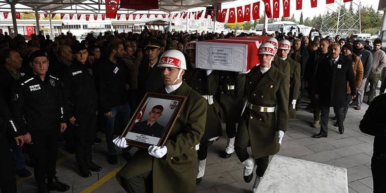 Şehitlerimizi son yolculuklarına uğurladık