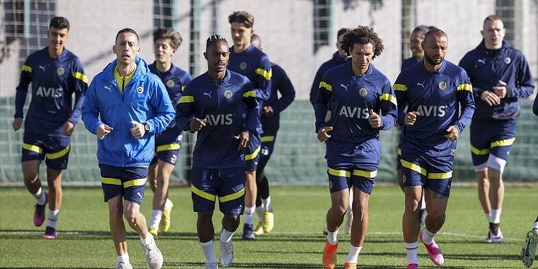 Fenerbahçe 6-10 Aralık'ta Antalya'da kamp yapacak