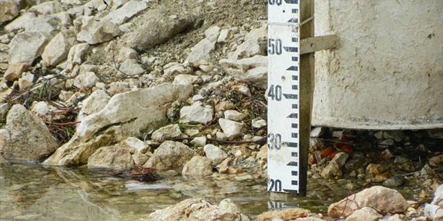 Eğirdir Gölü'nün su seviyesi geçen yıla göre 13 santimetre düştü