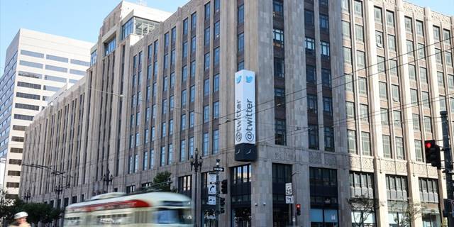 Twitter, askıya alınan hesapları açmaya başladı