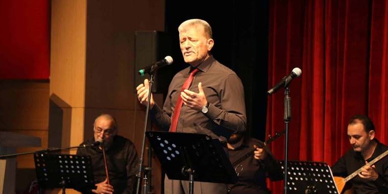 Sivas'ta öğretmenler korosu konser verdi