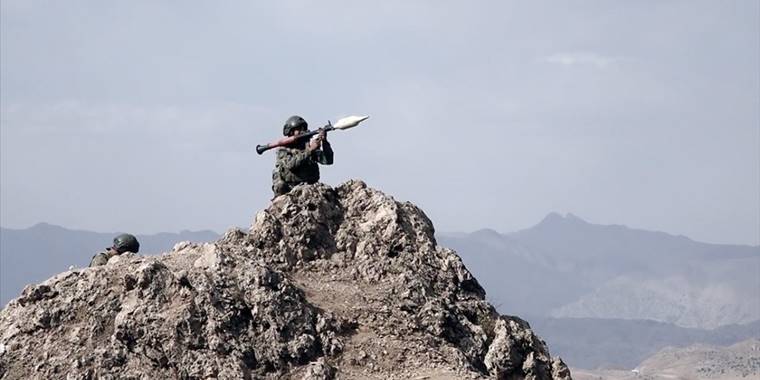 MSB'den "Her Dağın Zirvesi Mehmetçik" paylaşımı