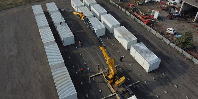 Düzce'de depremzedeler için konteynerler kuruluyor