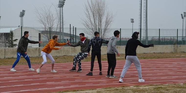 Erzurum'da lise öğrencileri öğretmenleriyle "diyabet" farkındalığı için koştu