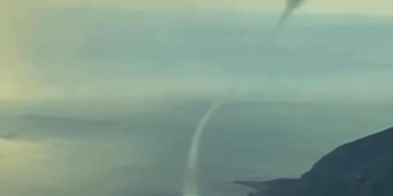 Antalya'da denizde hortum oluştu