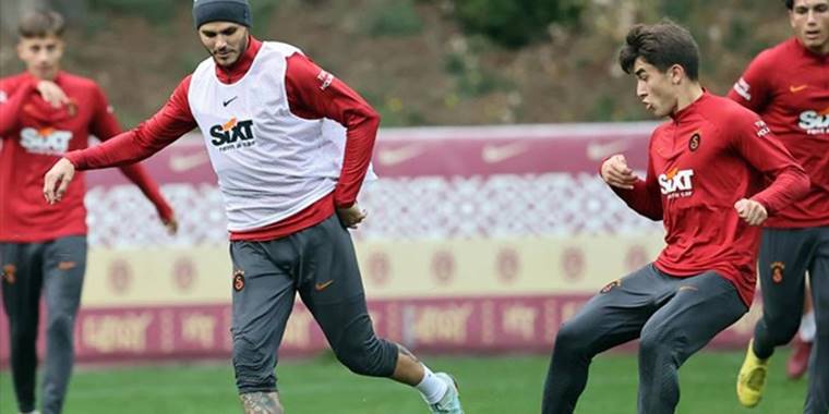 Galatasaray, günü çift antrenmanla geçirdi