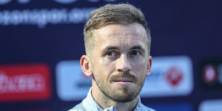 Trabzonsporlu futbolcu Edin Visca: Sabırsızlıkla sahaya çıkmayı bekliyorum