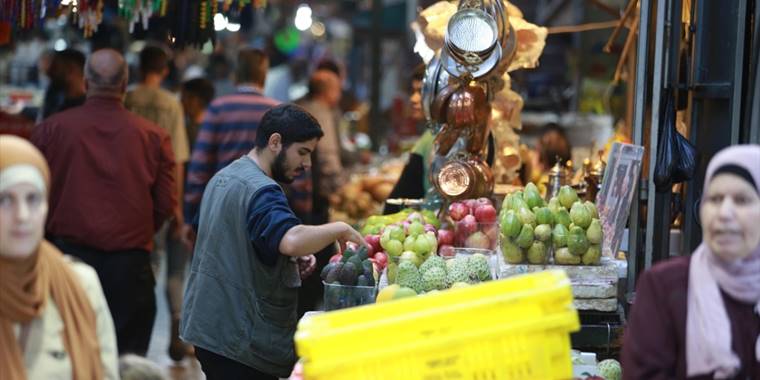 BM: Birçok ülkede enflasyon reel ücretlerde düşüşe yol açıyor