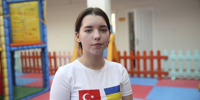 Ukrayna'dan Türkiye'ye getirilen 15 yaşındaki Eva'dan dünyaya "savaşı durdurun" çağrısı