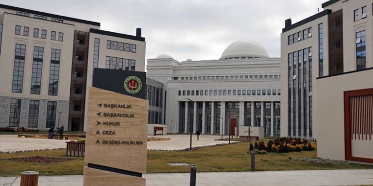 Yargıtaydan "öğrenciye kağıt uçak cezası" kararı