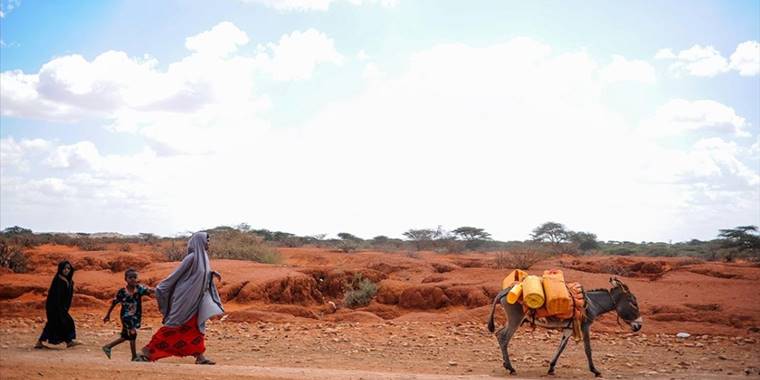 İklim değişikliğinin vurduğu Manderalılar 300 yıllık ata topraklarını terk etmek istemiyor
