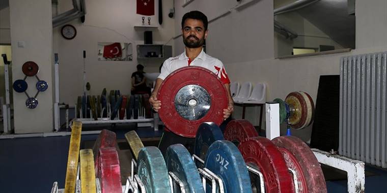 "Minik Herkül", Paris Paralimpik Oyunları'nda İstiklal Marşı'nı dinletme azmiyle çalışıyor