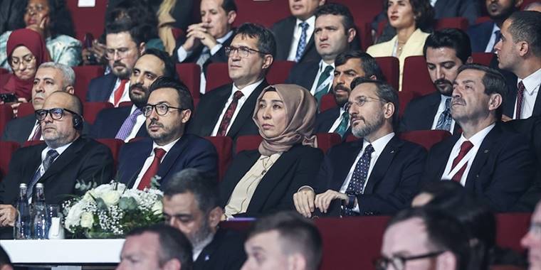 İletişim Başkanı Altun: Yeni medya teknolojileri üzerinden maruz kaldığımız tehditlere karşı ortak mücadele vermeliyiz