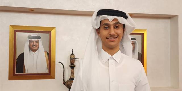 Dünya Kupası maskotu 'La'eeb'e benzemesiyle ünlenen Katarlı genç, gururlu