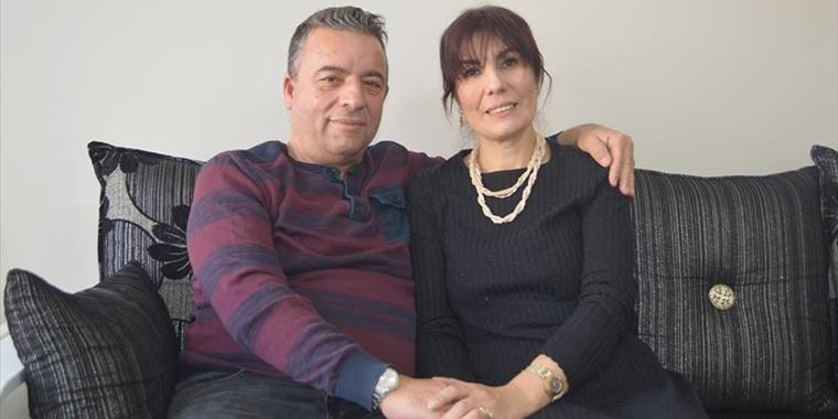 Emekli öğretmen, görme yeteneğini kaybeden eşine sevgisiyle "ışık" oluyor