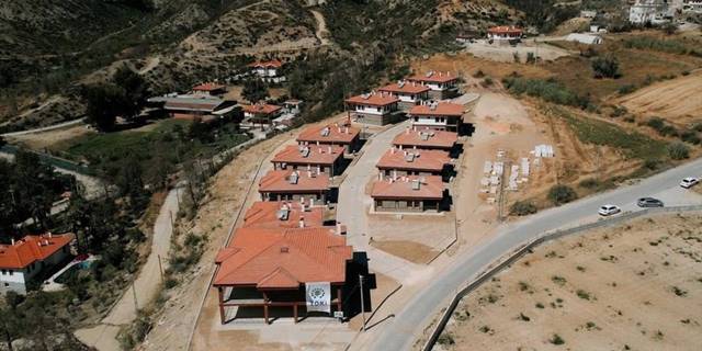 Manavgat'taki yangın mağdurları için yaptırılan 297 konutun kuraları çekildi