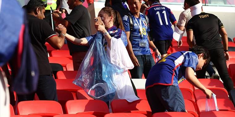 Japon taraftarlar, 2022 Dünya Kupası'nda örnek davranışlarıyla takdir topluyor