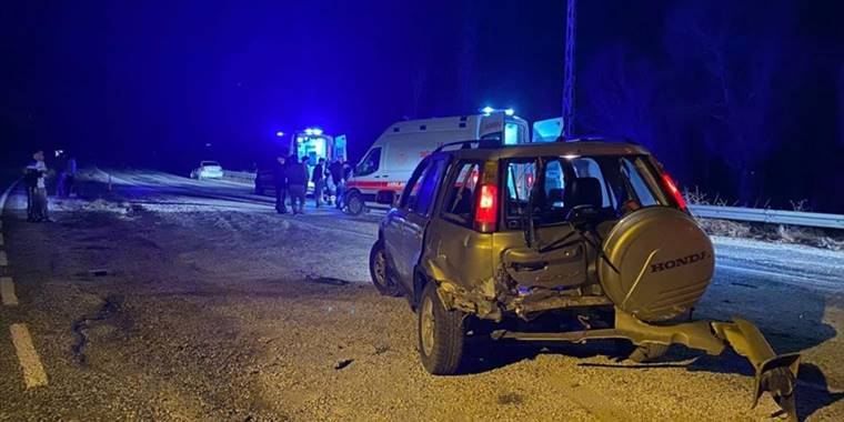 Kahramanmaraş'ta iki otomobilin çarpışması sonucu 7 kişi yaralandı