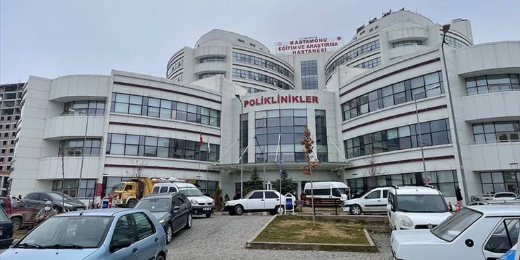 Kastamonu'da hastanede çıkan yangında 8 kişi dumandan etkilendi