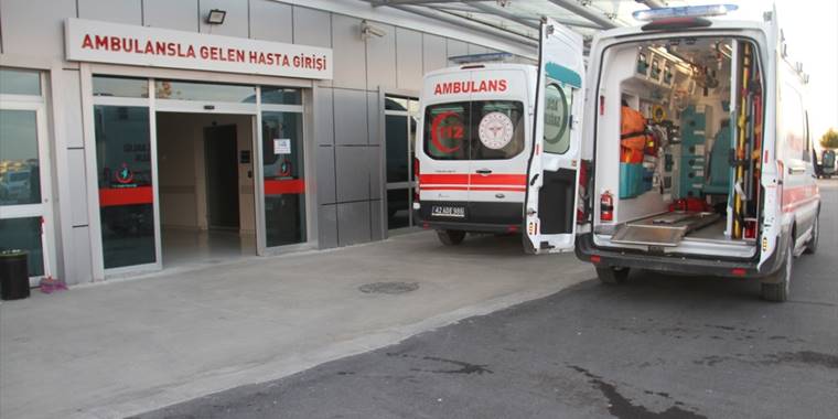 Konya'da açık otoparkta bıçakla yaralanan kişi hastaneye kaldırıldı